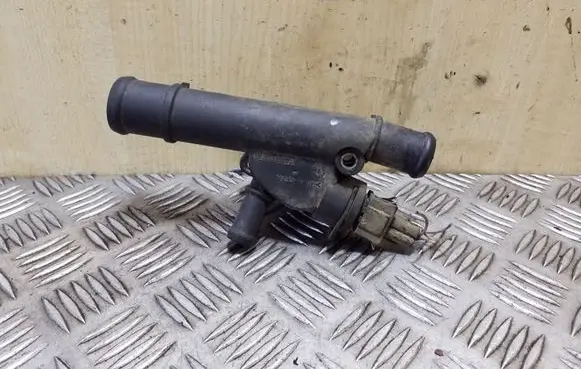 Engine coolant pipe/hose