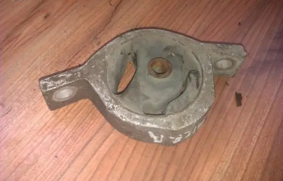 Nissan Micra Engine mount bracket 1132199b01