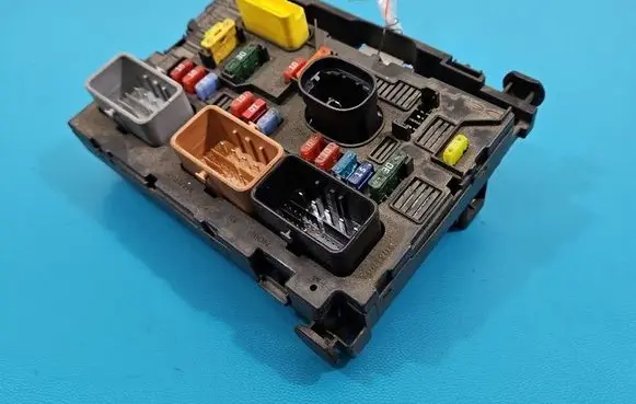Peugeot 307 Central body control module 9661087080 IMPRK1576371