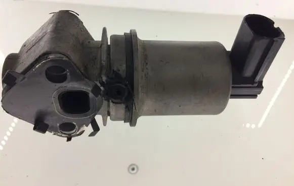 Audi A4 S4 B6 8E 8H EGR valve 06B131501