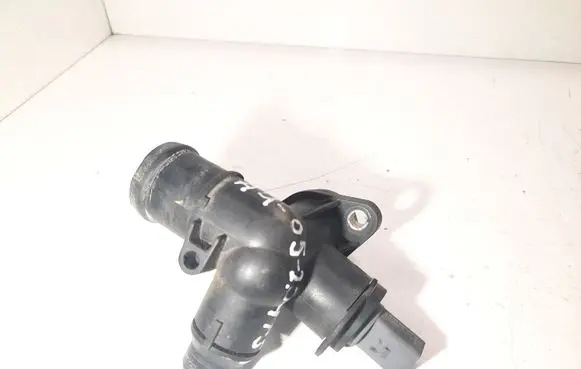 Audi A4 S4 B7 8E 8H Engine coolant pipe/hose 06D121133A