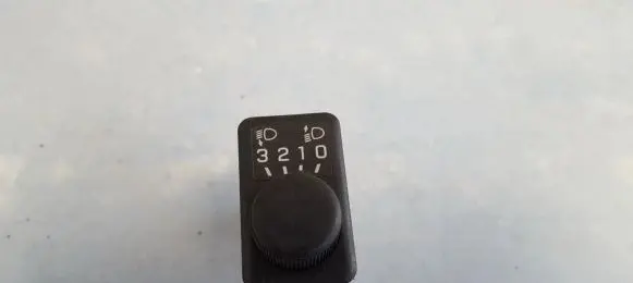 Nissan Primera Headlight level height control switch