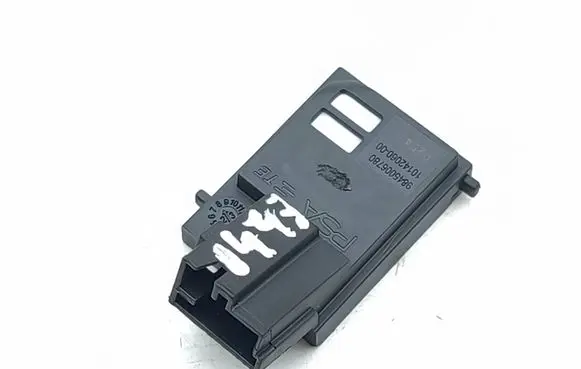 Peugeot 3008 III Rain sensor 9845006780 1014206000 0254