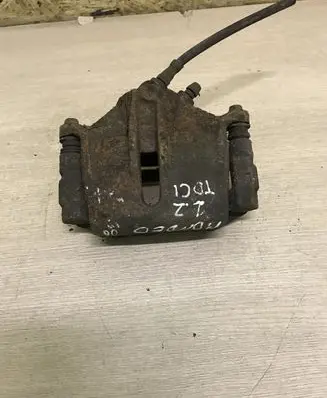 Ford Mondeo Mk III Front brake caliper