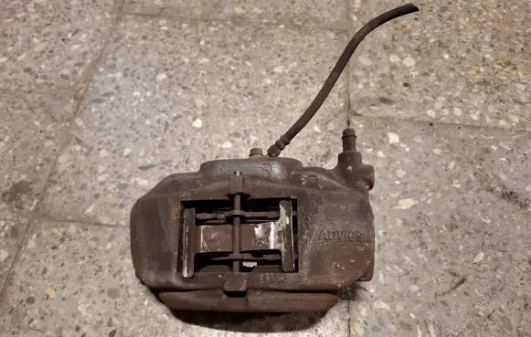 Lexus GS 250 350 300H 450H Front brake caliper ADVICS 1073