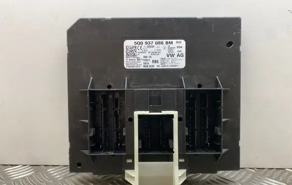 Volkswagen PASSAT B8 Comfort/convenience module 5Q0937086BM