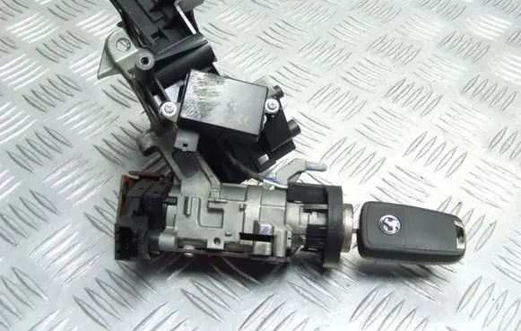 Opel Corsa E Ignition key/card 