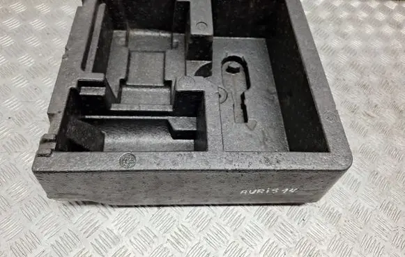 Toyota Auris 150 Tool box 6477702130