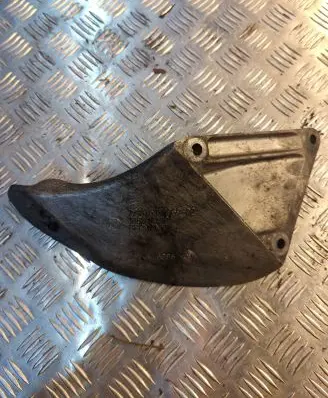 BMW 5 E60 E61 Engine mounting bracket 6771069 13807410 ENAC46000