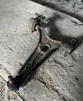 Peugeot 807 Front lower control arm/wishbone