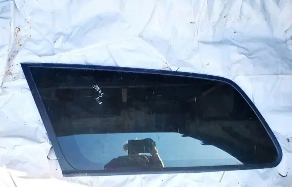 Volvo V50 Rear side window