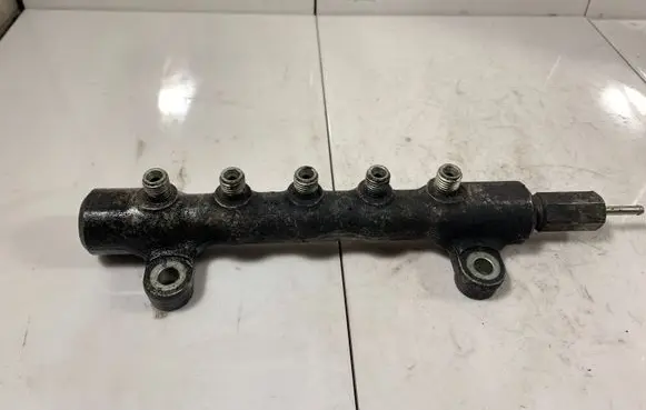 Toyota Avensis T250 Fuel main line pipe