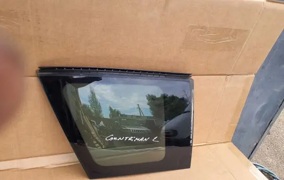 Mini Cooper Countryman R60 Rear side window