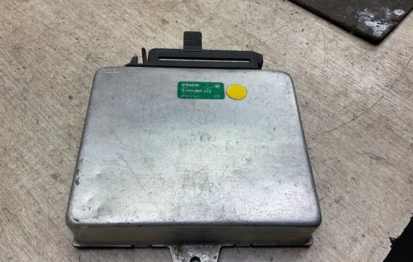 Peugeot 205 Engine control unit/module 0280000333