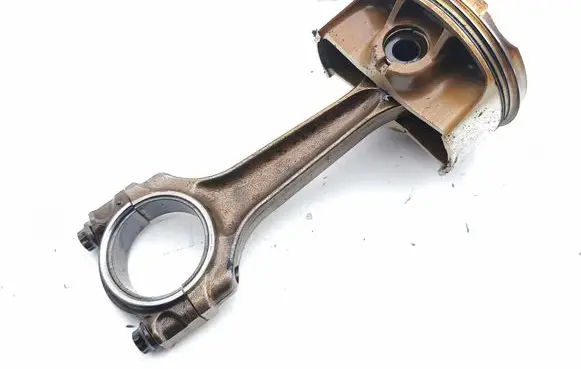 Maserati Quattroporte Piston with connecting rod 724202