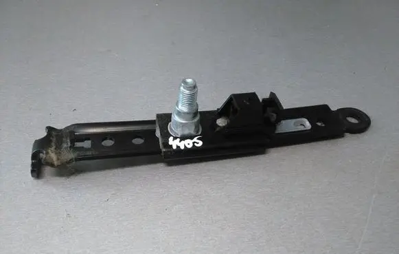 Toyota Corolla Verso AR10 Seat belt adjustment rail D526001 D526003