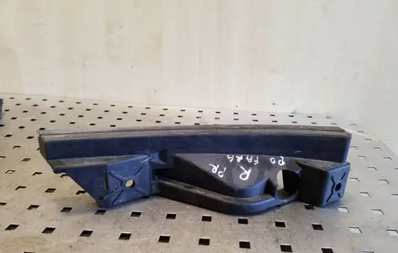 Volkswagen Touran I Front bumper mounting bracket 1T0807890A