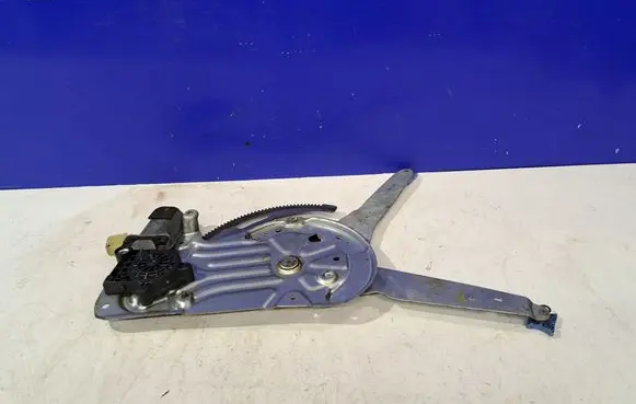 Volvo XC90 Front door electric window regulator 30784576