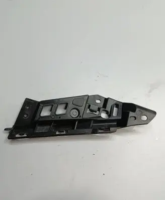 Rear bumper mounting bracket