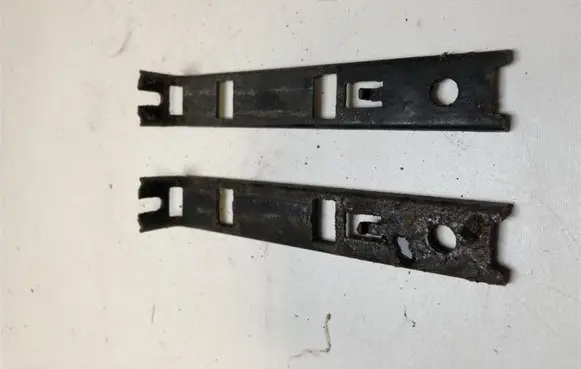 Ford Mondeo Mk III Headlight/headlamp mounting bracket