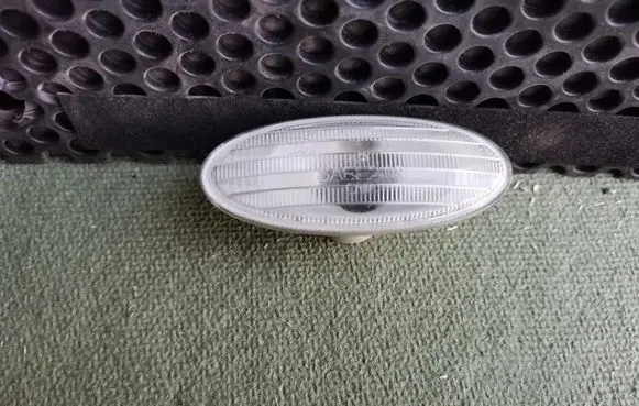 Nissan NV200 Front fender indicator light SAEE208
