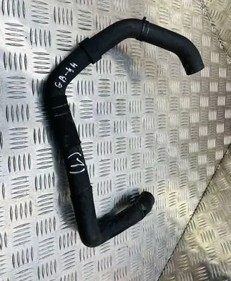 Volkswagen PASSAT B6 Engine coolant pipe/hose