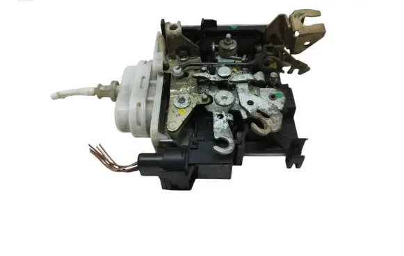 Audi A4 S4 B5 8D Front door lock 8D1837016F