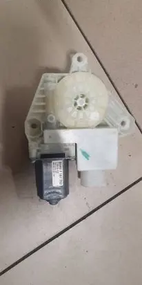 BMW 7 G11 G12 Front door window regulator motor 7181702 C35316102