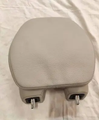 Volvo S60 Front seat headrest 
