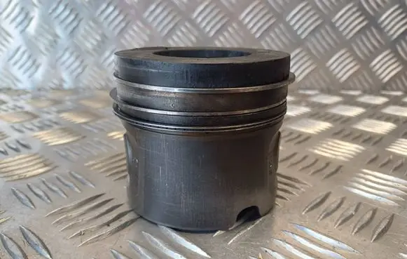 BMW X3 E83 Piston 0840BB