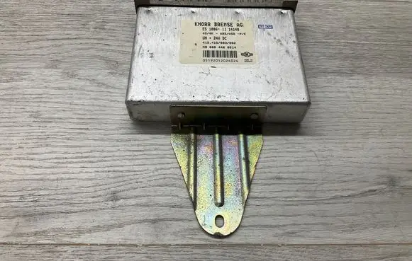 Mercedes-Benz Vario ABS control unit/module 0004460514