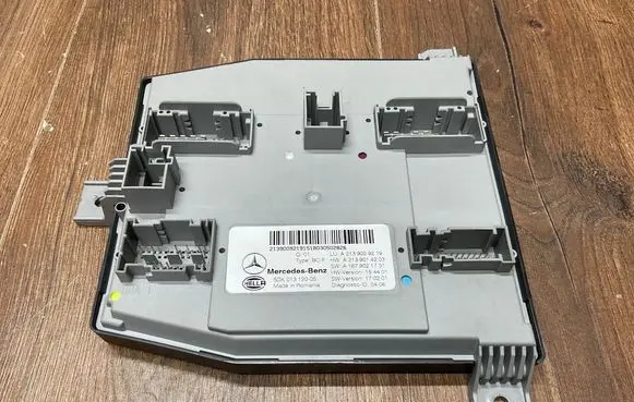 Mercedes-Benz E W213 SAM control unit A2139009219 A2139014203