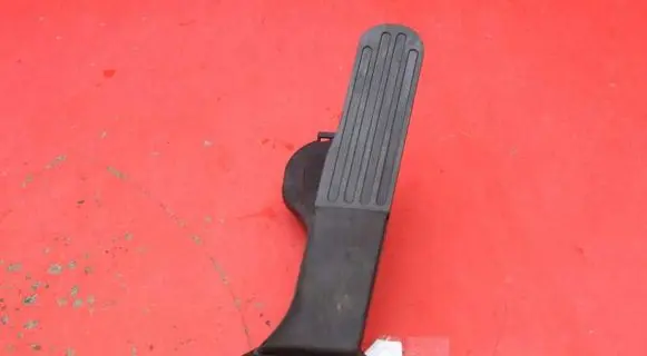 Volkswagen Golf V Accelerator throttle pedal 1K1721503T
