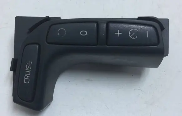 Volvo V70 Steering wheel buttons/switches 30739571