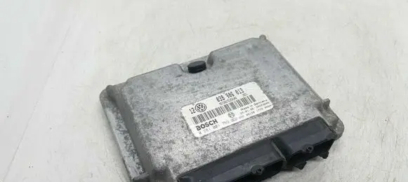 Volkswagen Golf IV Engine control unit/module 038906013 0281001759
