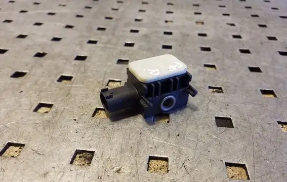 Mercedes-Benz ML W164 Airbag deployment crash/impact sensor 0038202826