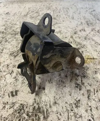 Mitsubishi Outlander Engine mount bracket