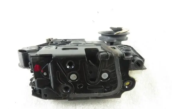 Volkswagen Golf VI Rear door lock 5K4837016H