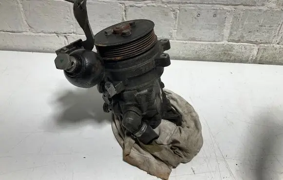 BMW 5 E60 E61 Power steering pump 1439232