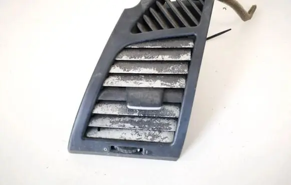 BMW 1 E81 E87 Dash center air vent grill 705918712 7059187-12