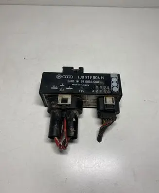 Coolant fan relay
