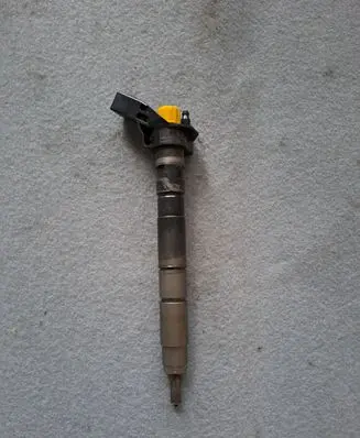 Audi A6 S6 C6 4F Fuel injector 0445115054