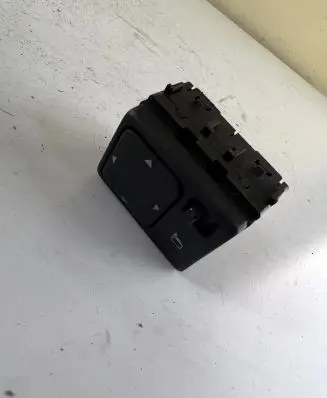 Hyundai Santa Fe Wing mirror switch