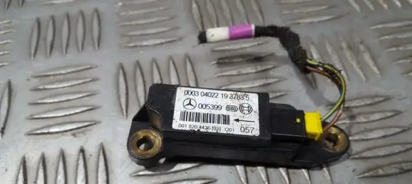 Mercedes-Benz CLK A209 C209 Airbag deployment crash/impact sensor 0018204426 005399