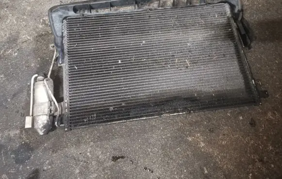 A/C cooling radiator (condenser)