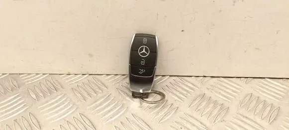 Mercedes-Benz EQA Ignition key/card