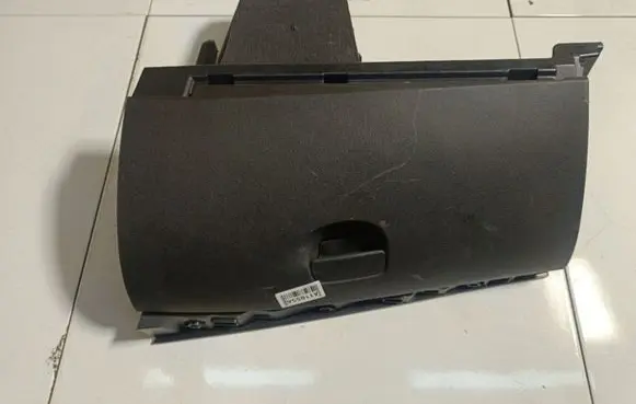 Renault Megane III Glove box 1004667002
