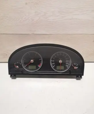 Ford Mondeo Mk III Speedometer (instrument cluster) 1S7F10841 44ZU187