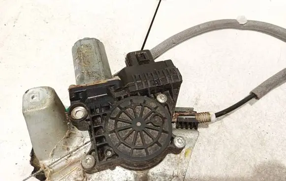 Jaguar X-Type Front door window regulator motor 0130821946