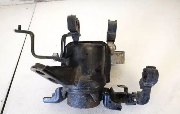 Toyota Verso Engine mount bracket